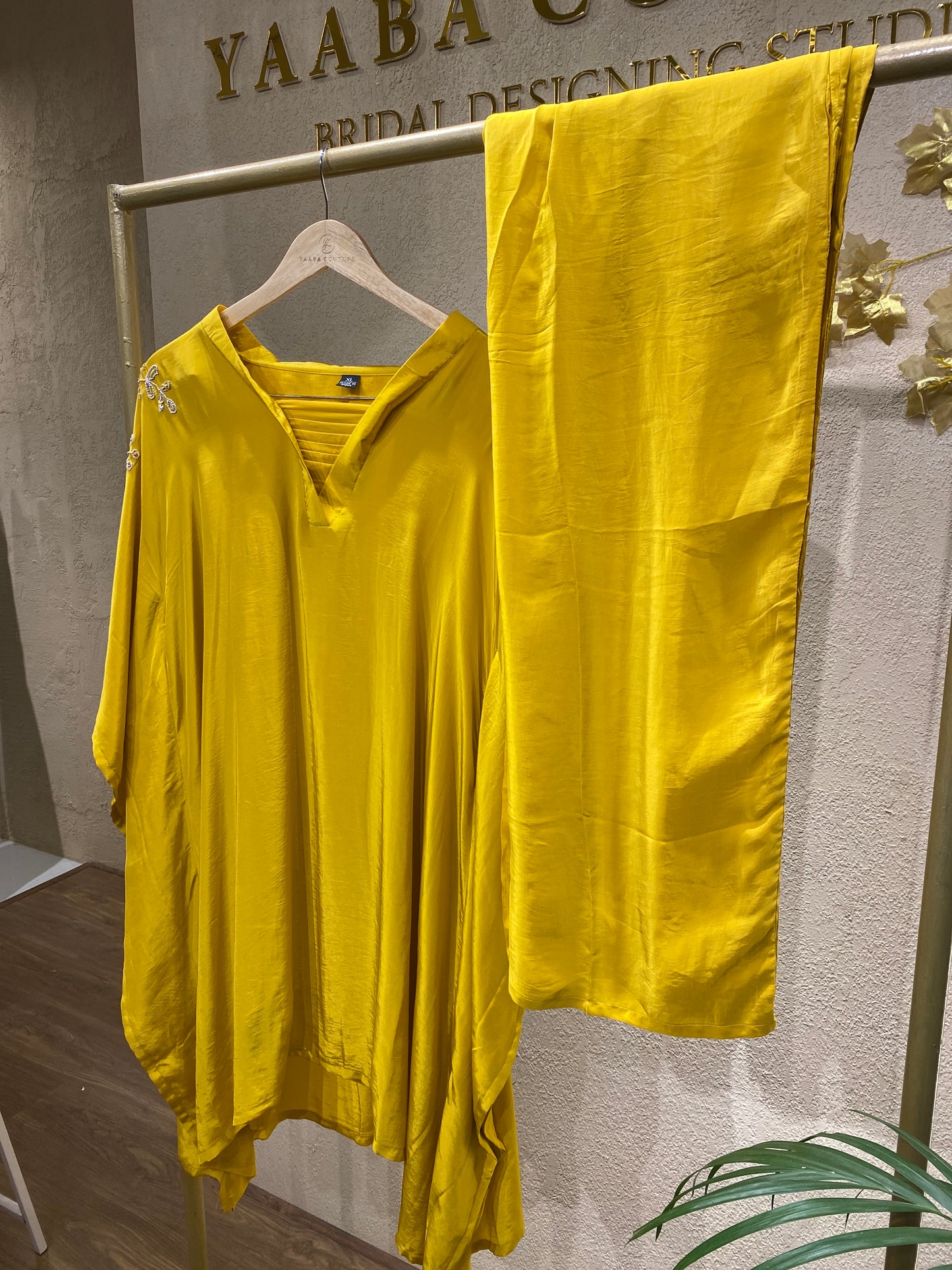 yellow top&pants