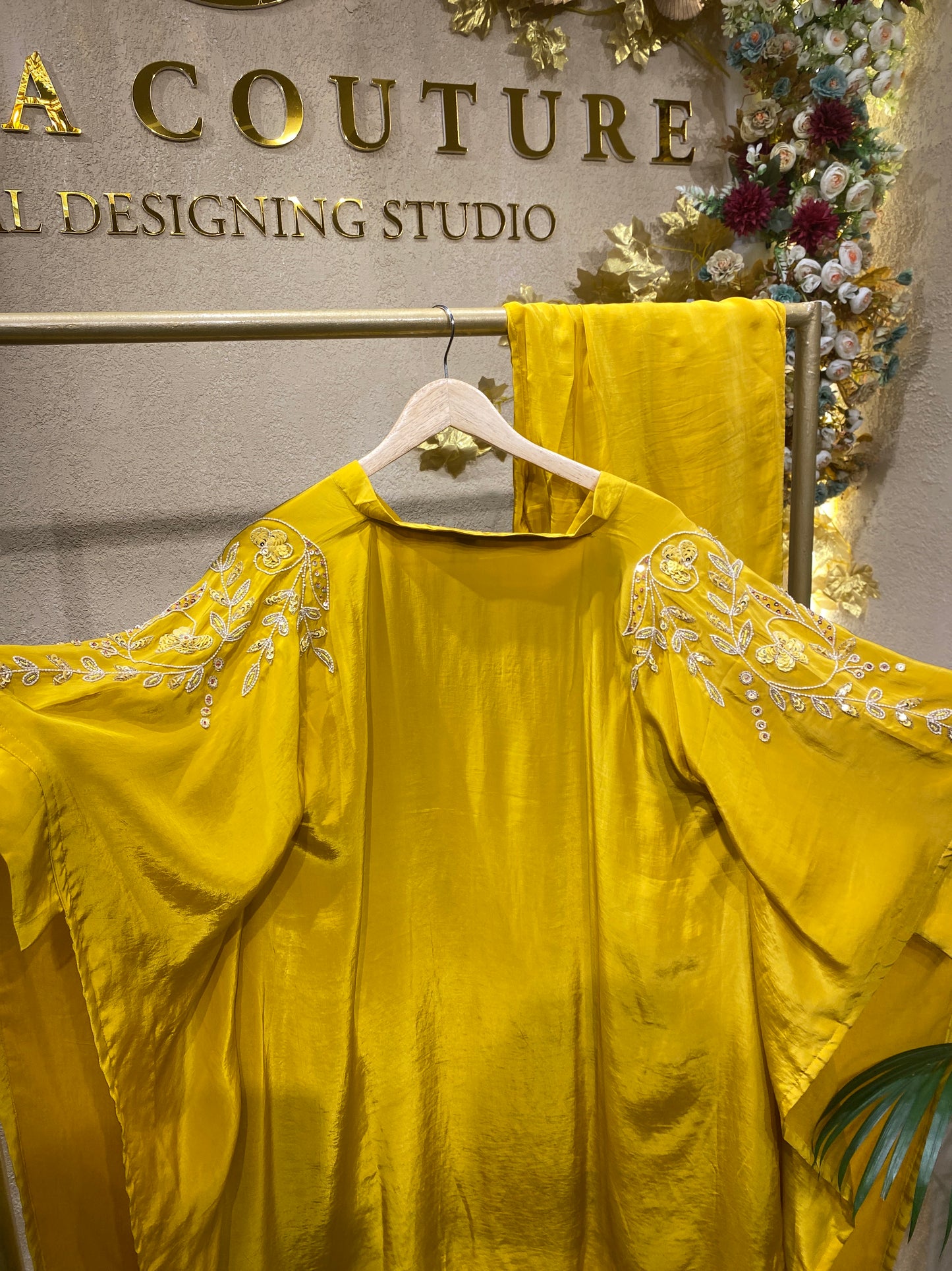 yellow top&pants