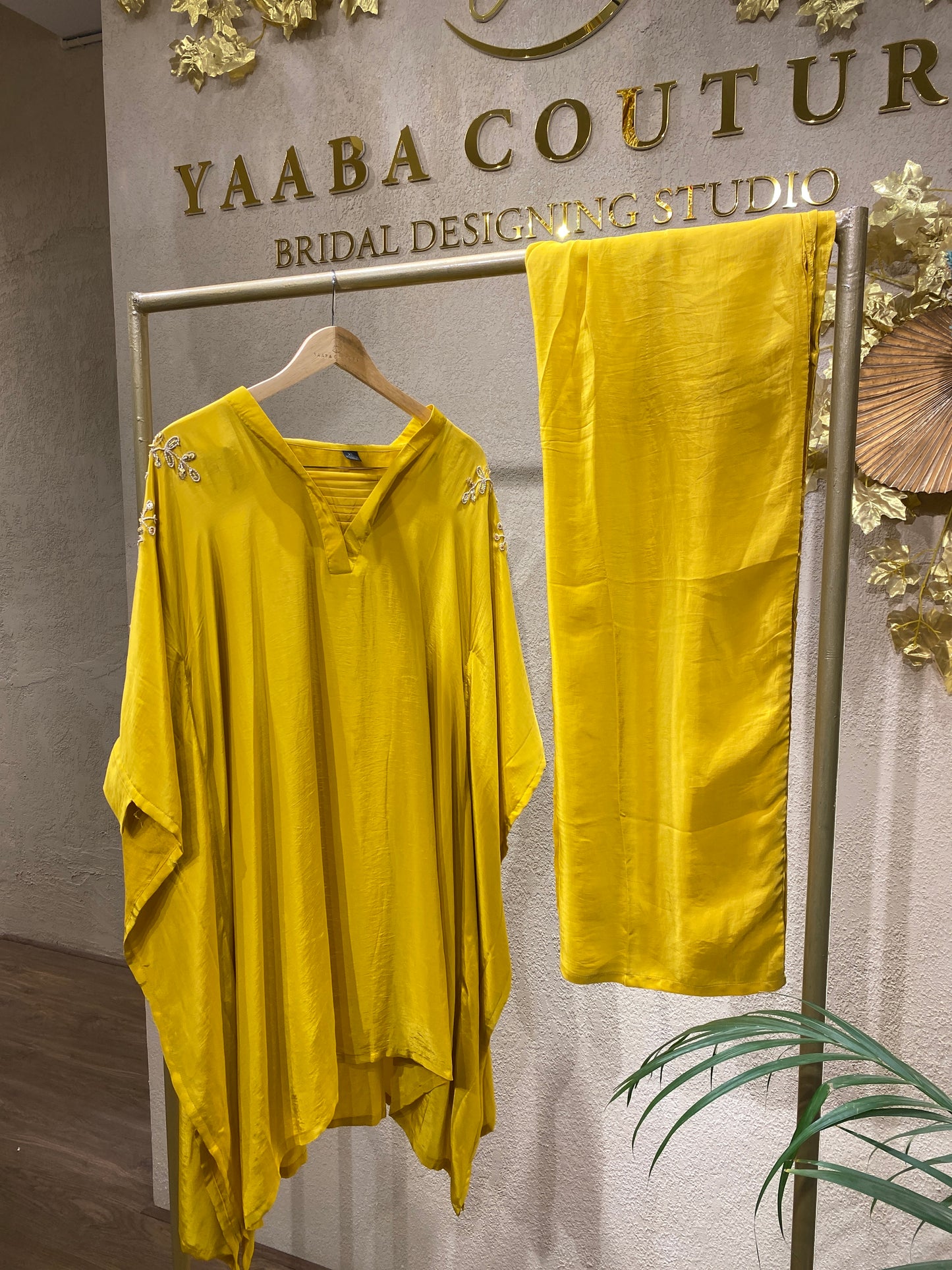 yellow top&pants