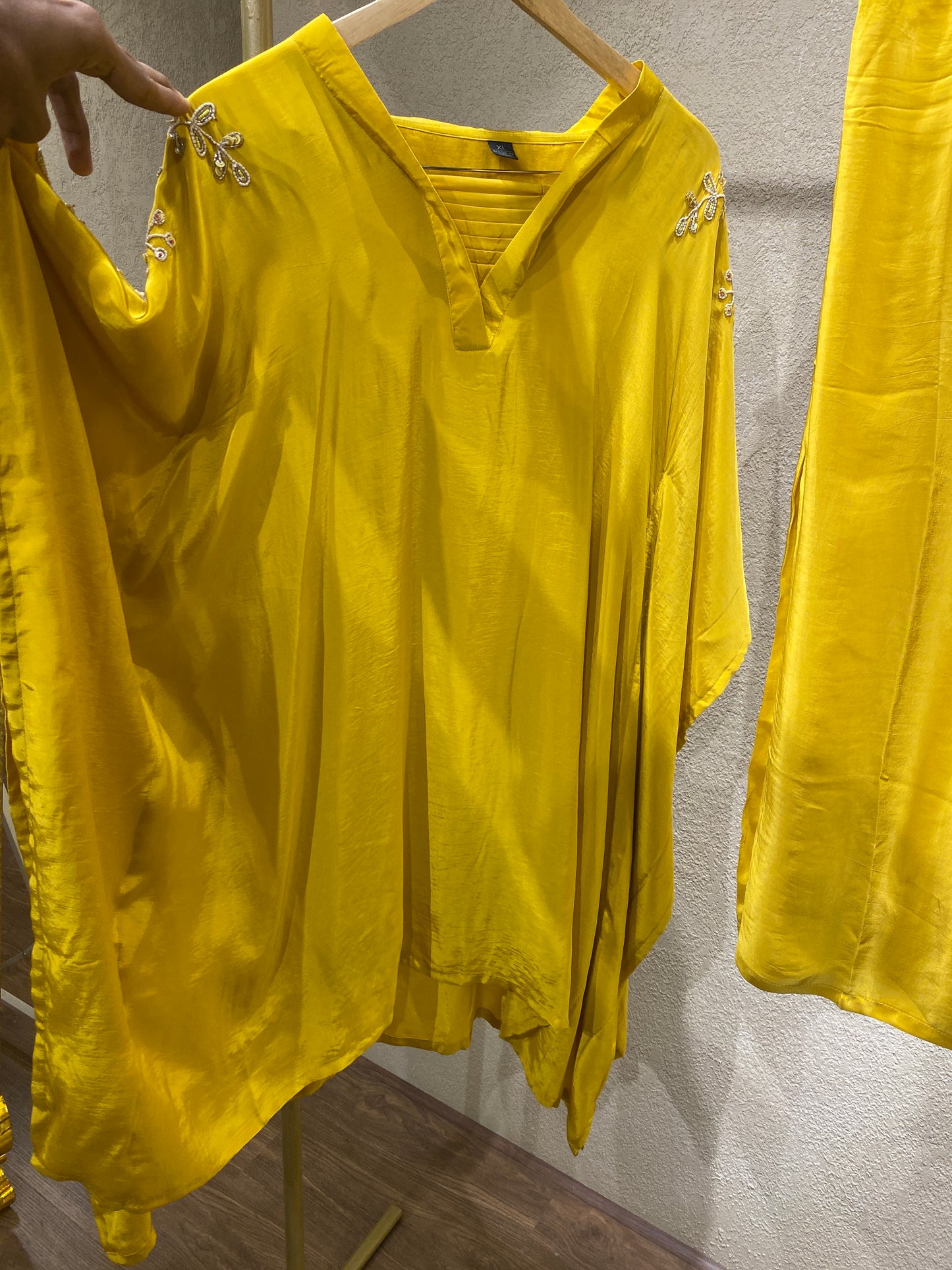 yellow top&pants