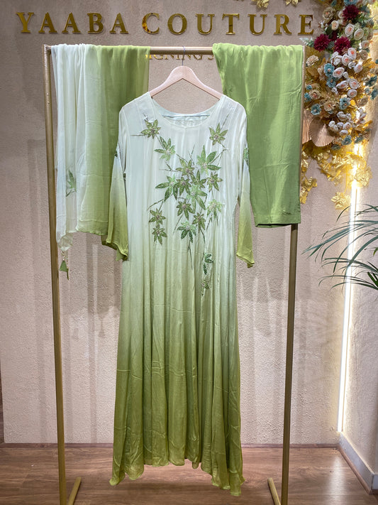 Panelcut Gown Cream 3Pc