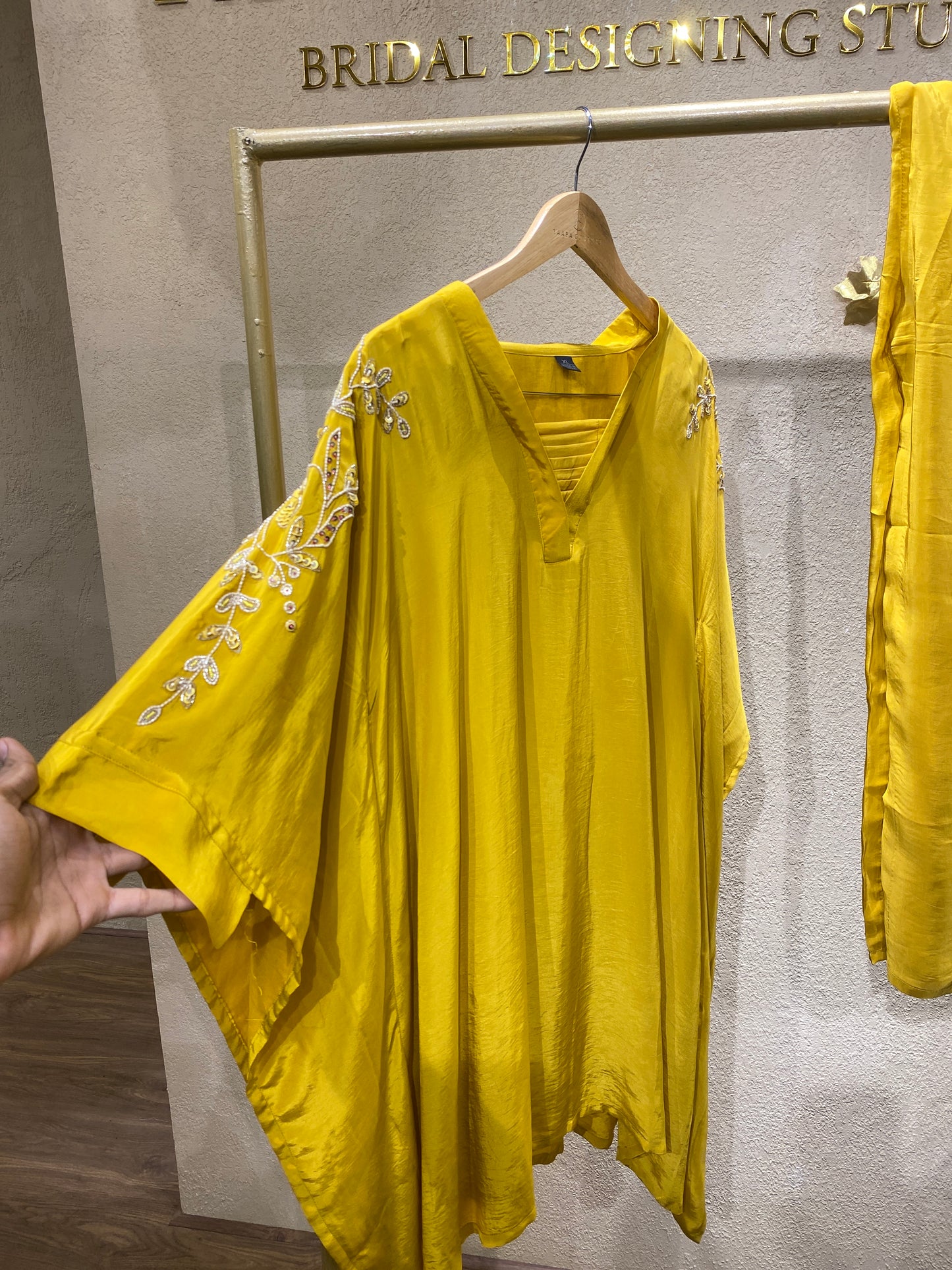 yellow top&pants