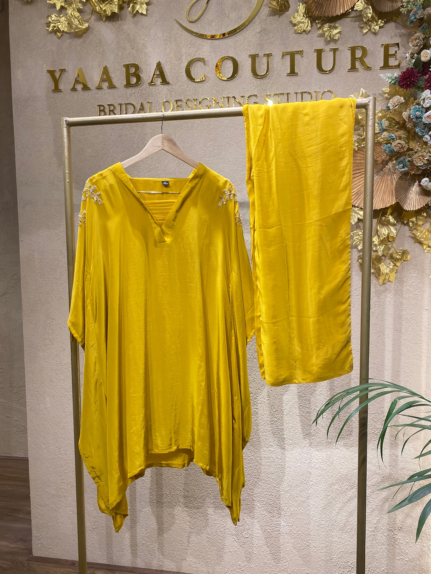 yellow top&pants