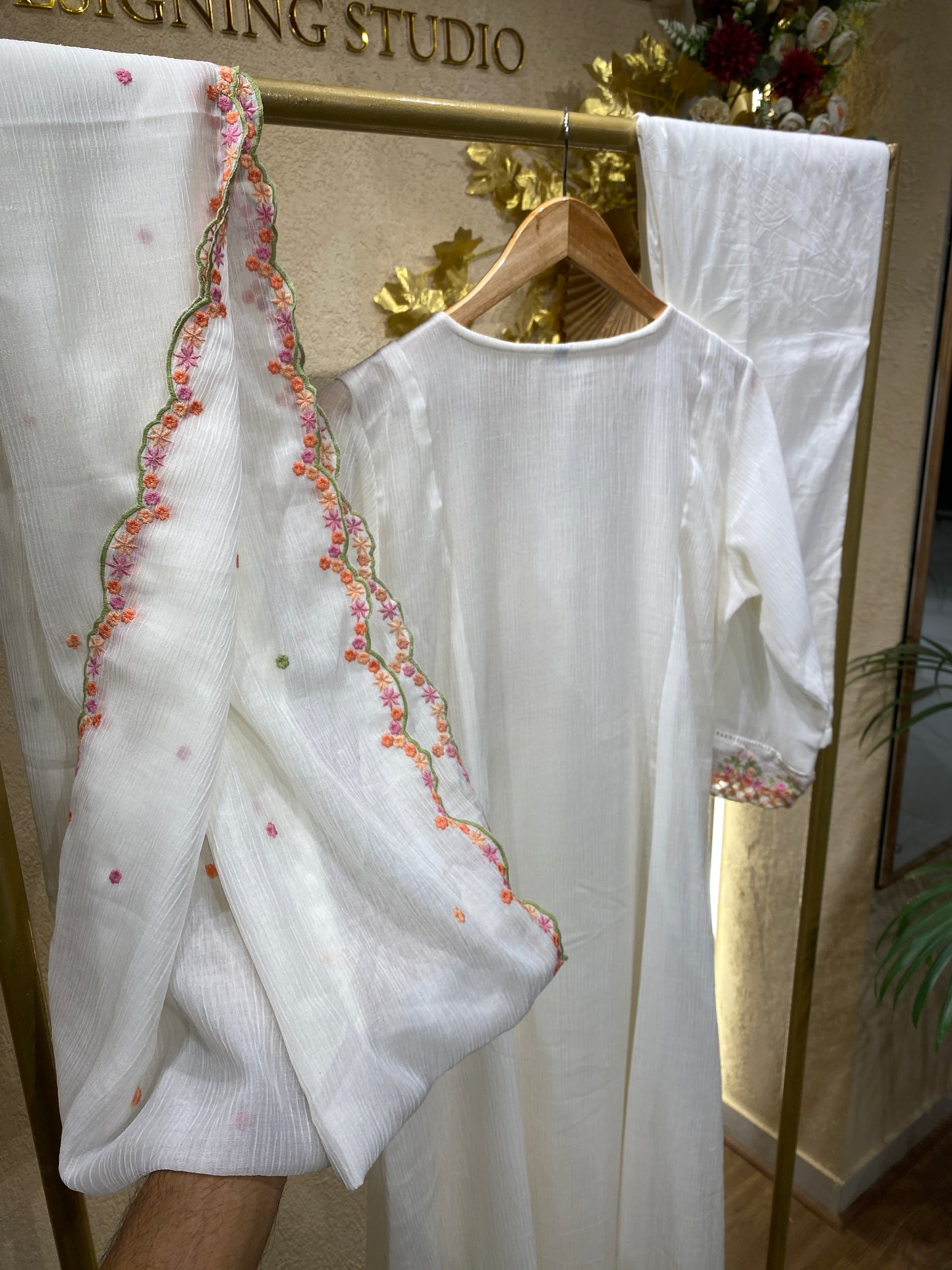 Ofwhite Suit